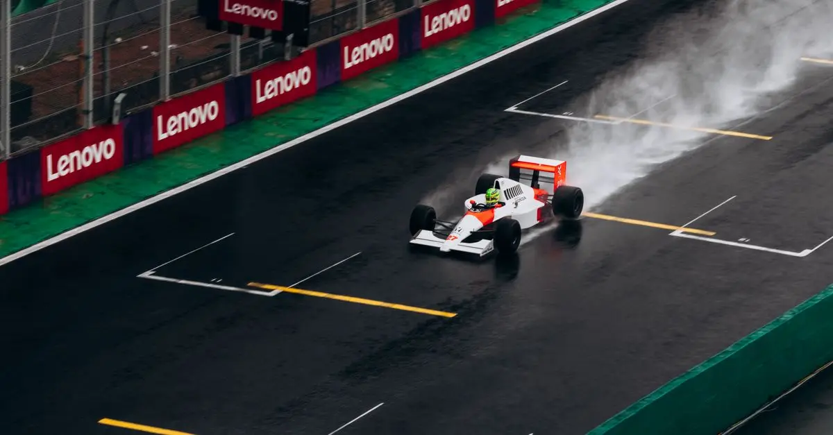 Les coulisses des équipes de F1 : organisation et stratégie