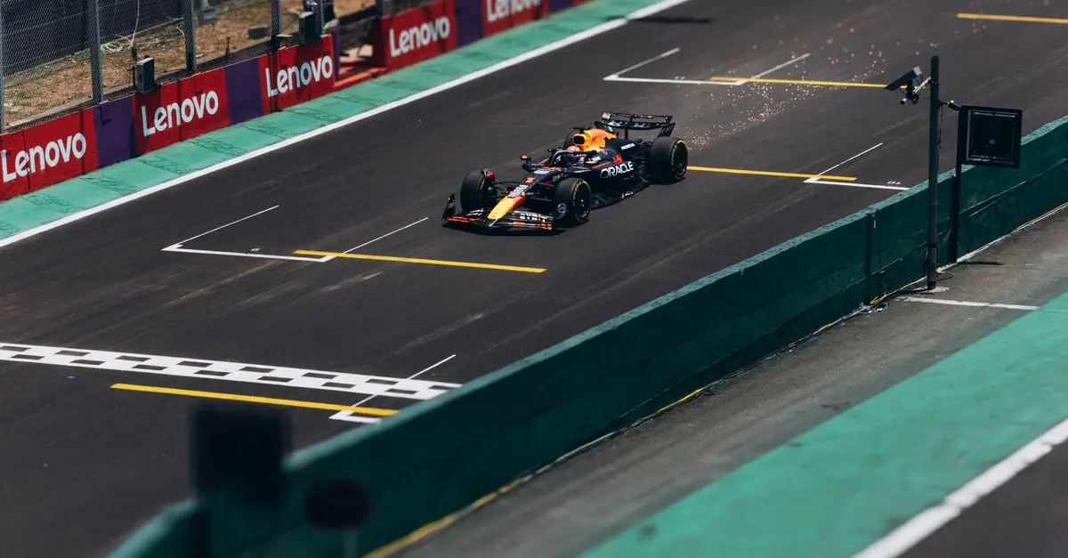 Comment les circuits modernes influencent la stratégie de course en F1